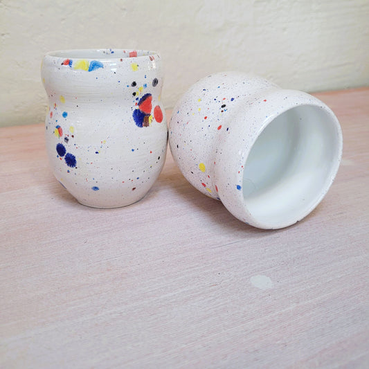 Lot de 2 Mugs Vagues Confettis Multicolore : L'Art du Café Festif