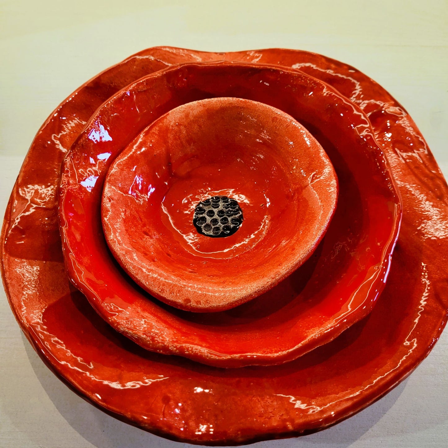 Coupelle Coquelicot en Grès Rouge : La Douceur des Petits Plats