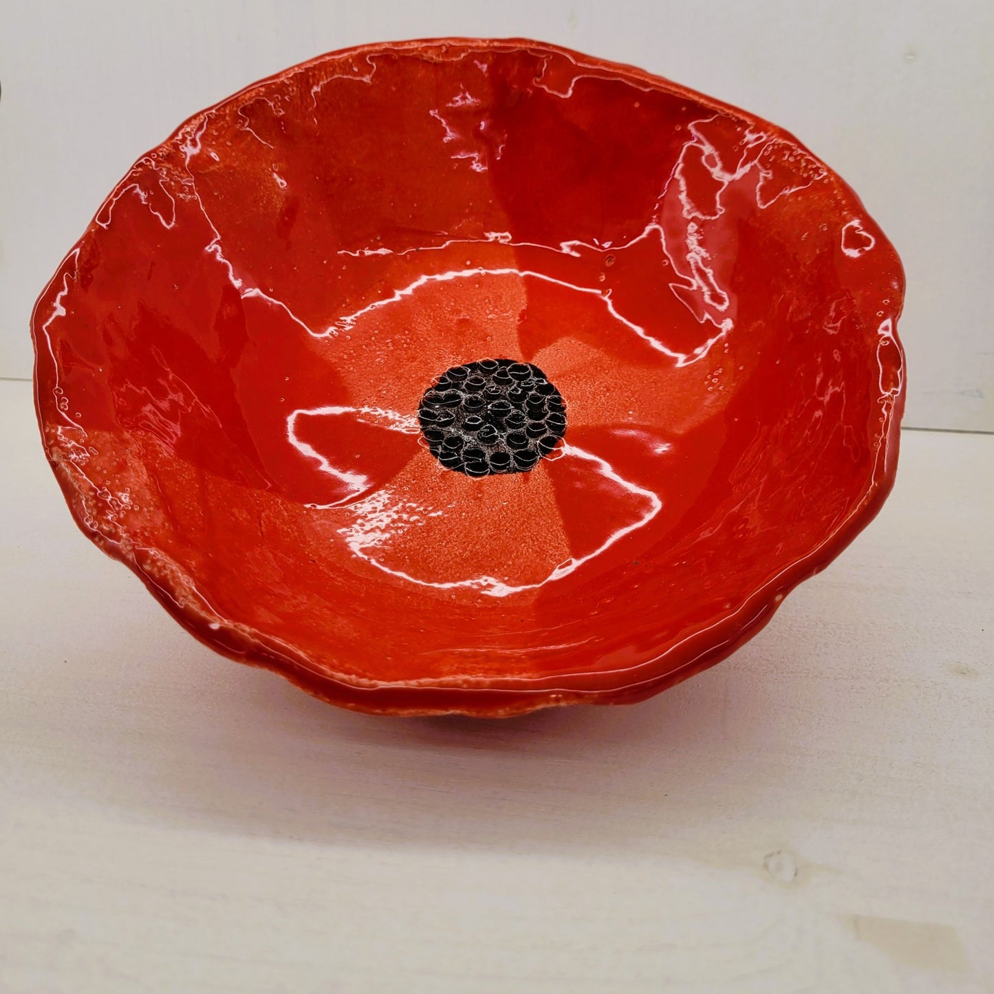 Saladier Coquelicot en Grès Rouge : La Touche Méditerranéenne