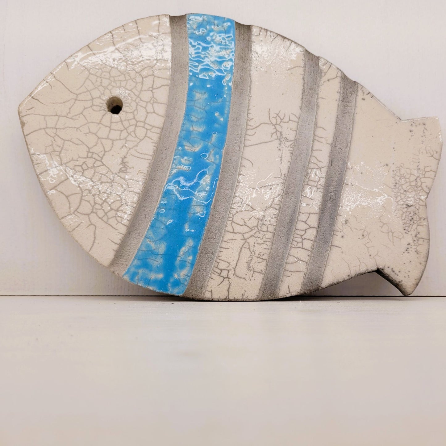 Le_Grenier_du_Marais-Dessous_de_plat_poisson_bleu_raku