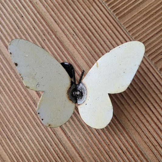 Papillon Déco en Métal Recyclé Blanc – Poésie de Jardin (13x10cm)