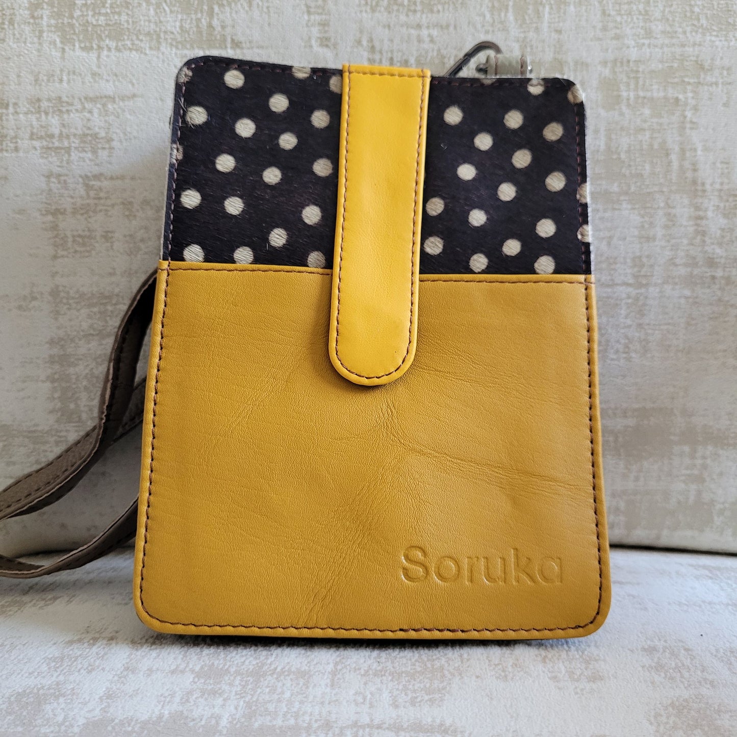 Pochette Bandoulière Josie Soruka : L'Indispensable Compact et Coloré