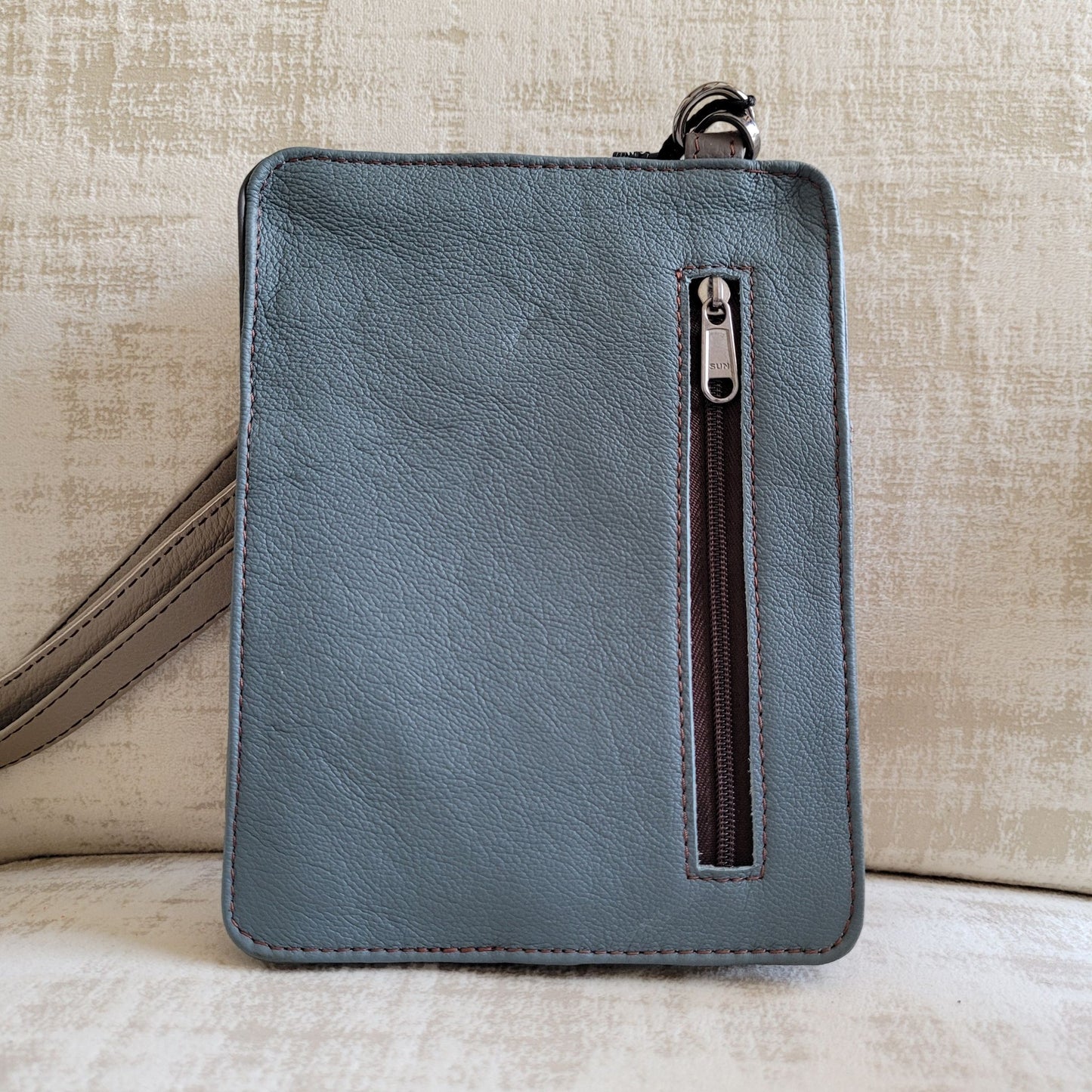 Pochette Bandoulière Josie Soruka : L'Indispensable Compact et Coloré