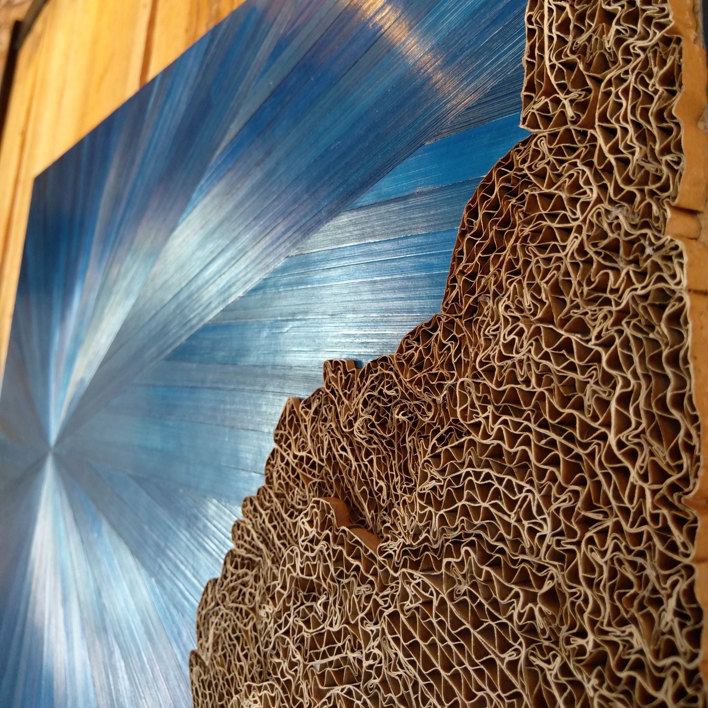 Tableau d’art en marqueterie de paille et dentelle de carton – Bleu Roi