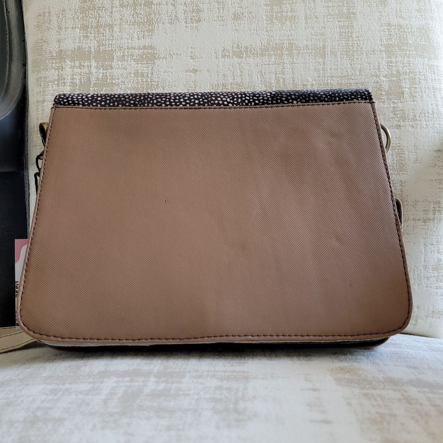 Sac à main Olivia Soruka : Le charme bohème en suédine upcyclée
