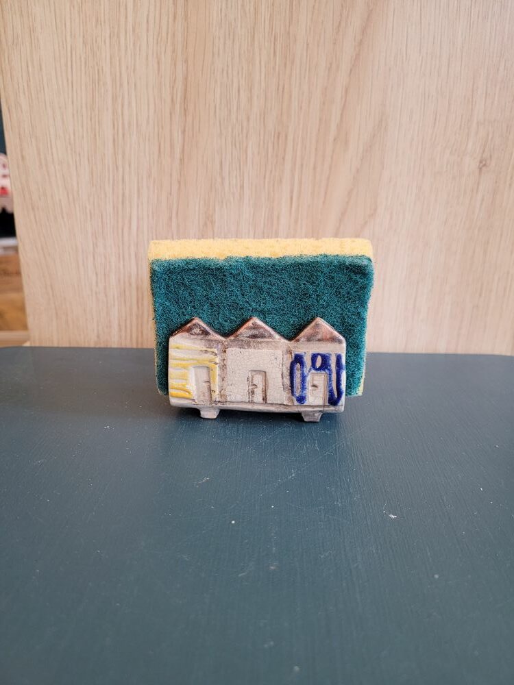 Le Grenier du Marais-Porte éponge cabanes bleu jaune(1)-Châtelaillon-Plage