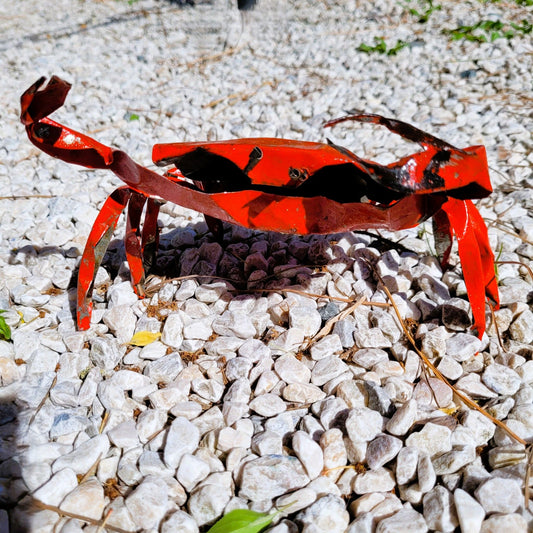 Crabe en Métal Recyclé Rouge : Une Touche d'Océan dans votre Jardin