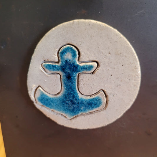 Magnet Ancre Marine Bleue en Céramique Raku – Pièce Unique de Vendée