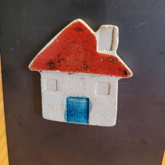Magnet Maison en Céramique Raku – Pièce Unique Artisanale de Vendée