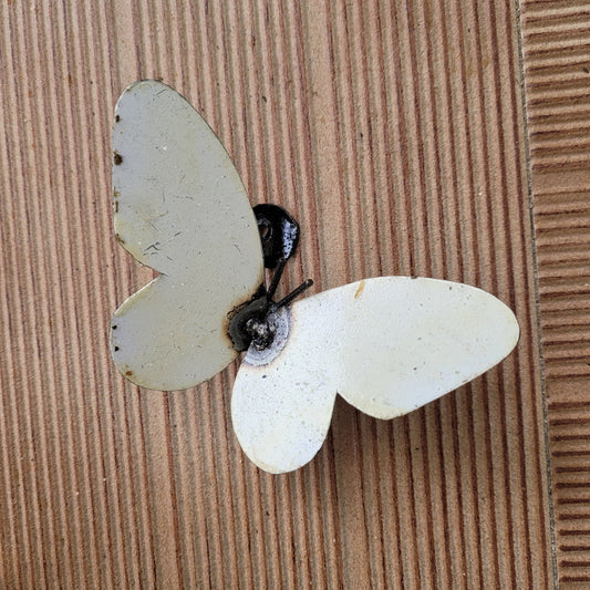 Papillon Déco en Métal Recyclé Blanc – Poésie de Jardin (13x10cm)