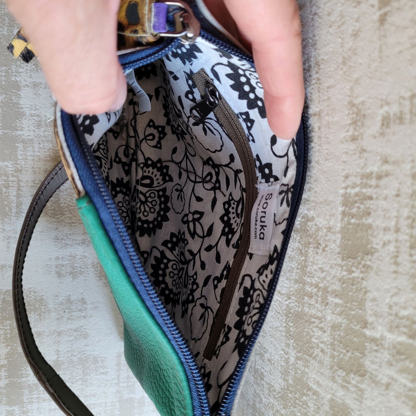 Sac en Cuir Miranda Soruka : Le Compact Chic et Engagé