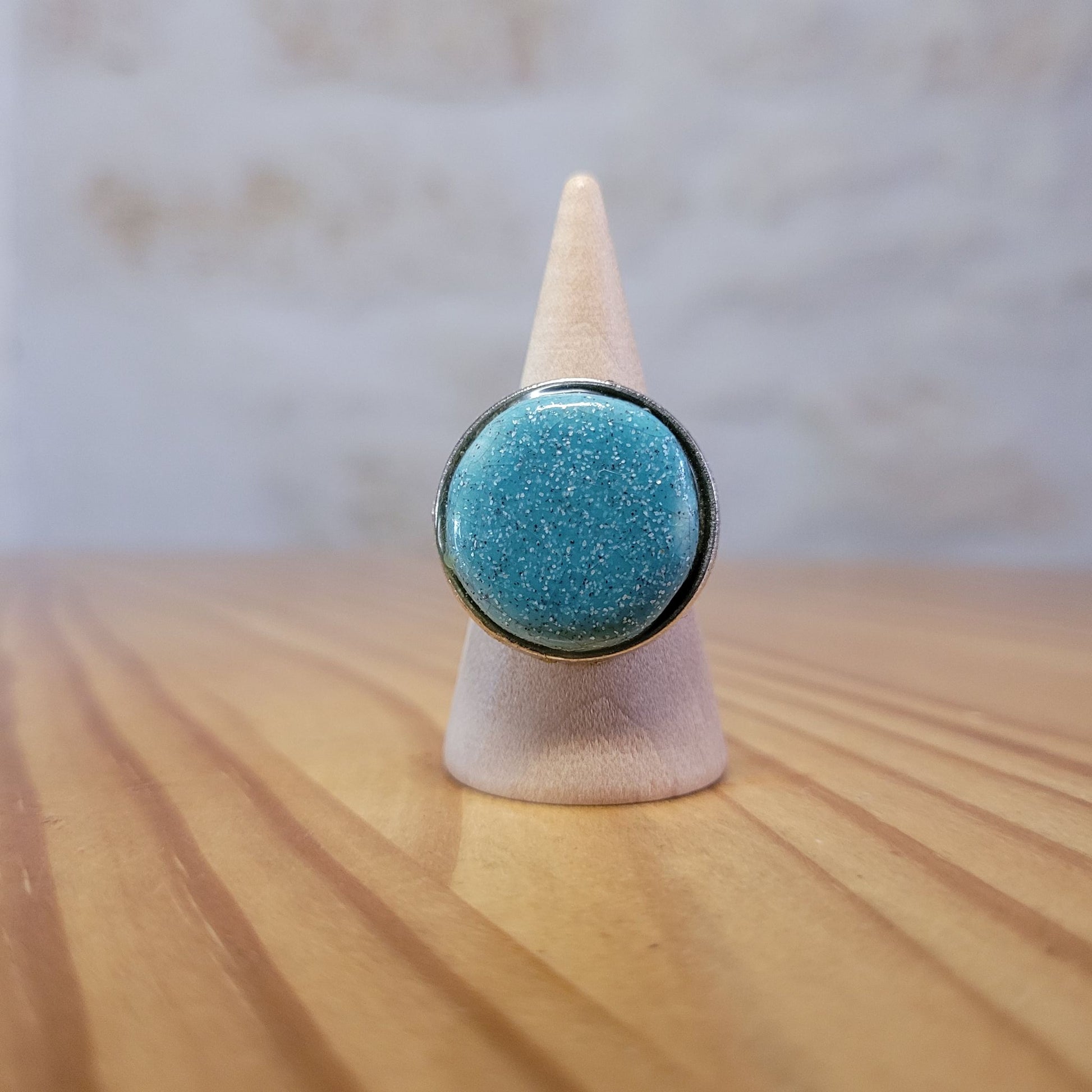 Le Grenier du Marais-Bague céramique artisanal bleue