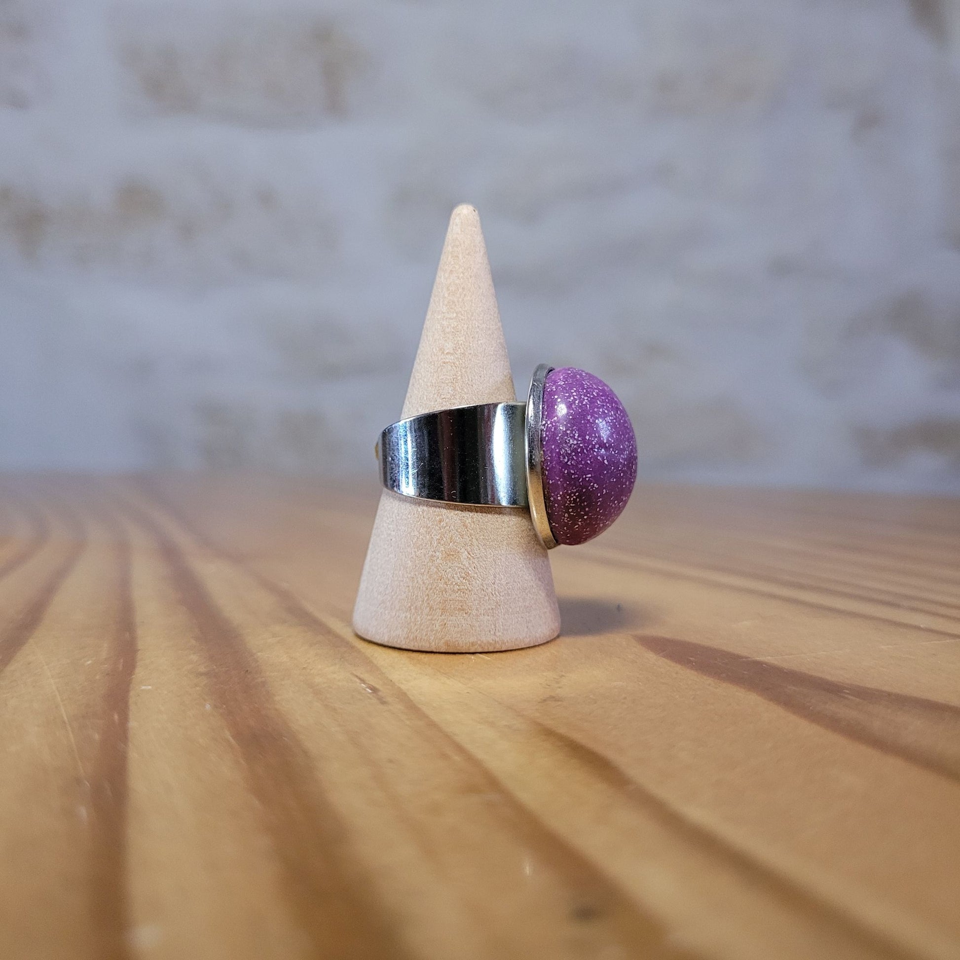 Le Grenier du Marais-Bague céramique artisanal violet