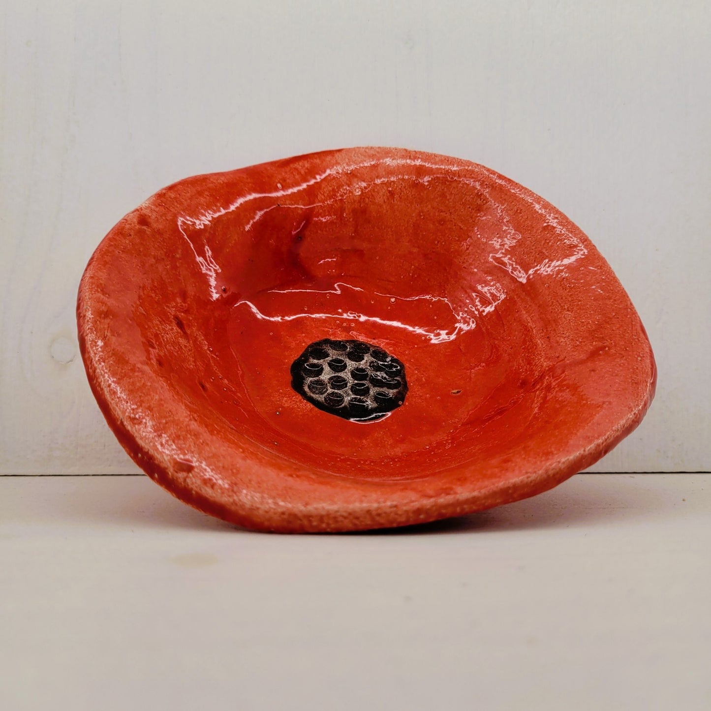 Saladier Coquelicot en Grès Rouge : La Touche Méditerranéenne