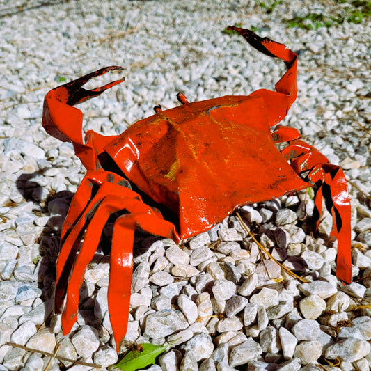 Crabe en Métal Recyclé Rouge : Une Touche d'Océan dans votre Jardin
