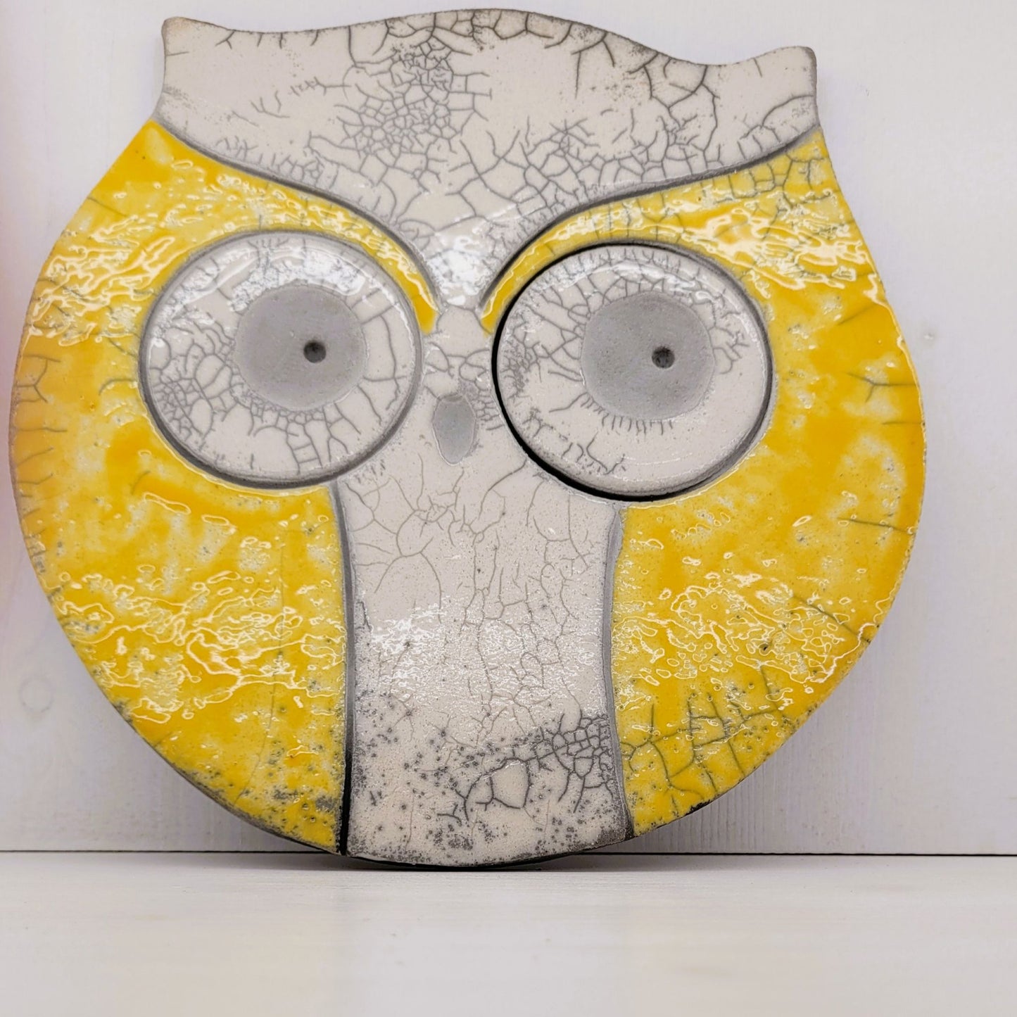 Le_Grenier_du_Marais-Dessous_de_plat_chouette_jaune_raku