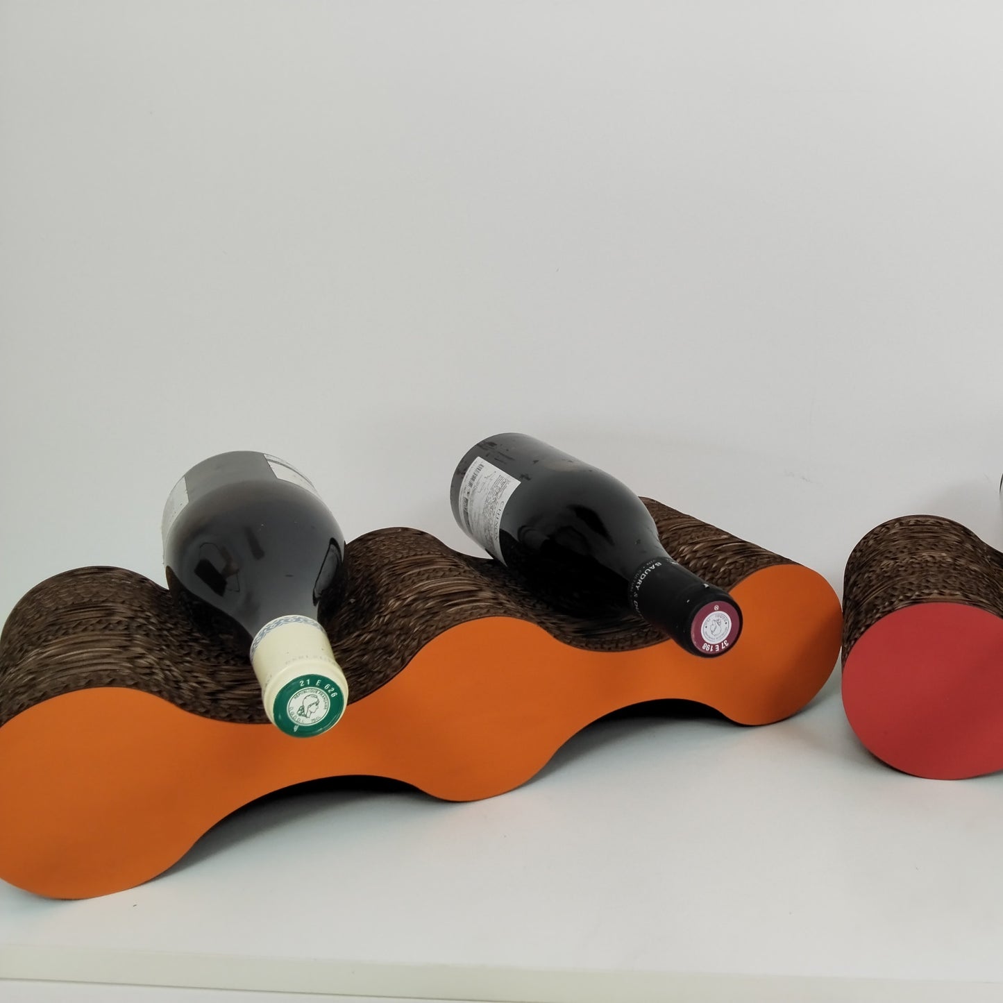 Porte-bouteilles Dune en dentelle de carton – 2 Bouteilles – Orange ou Rouge