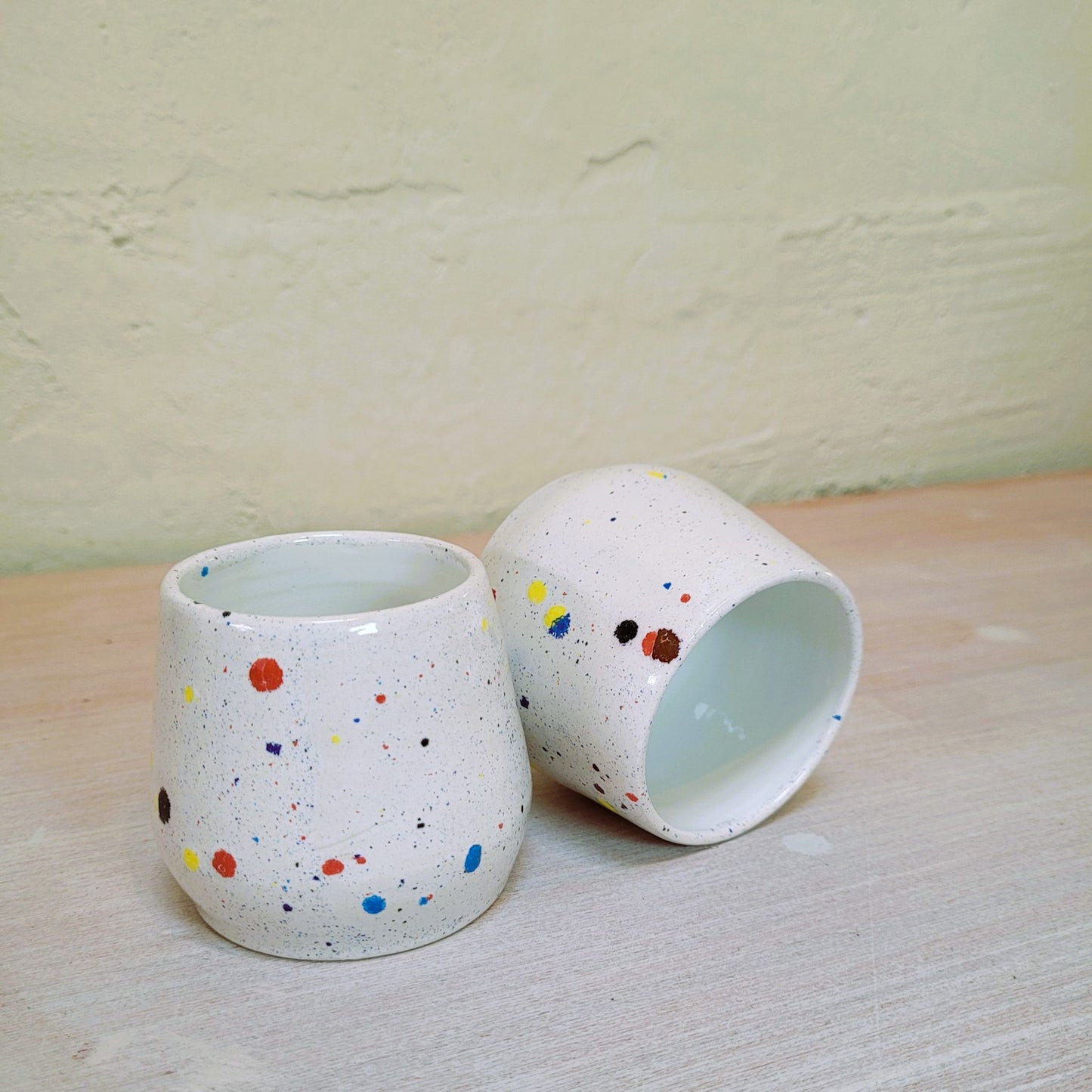 Le_Grenier_du_Marais-Tasse_faience_confettis_artisanales