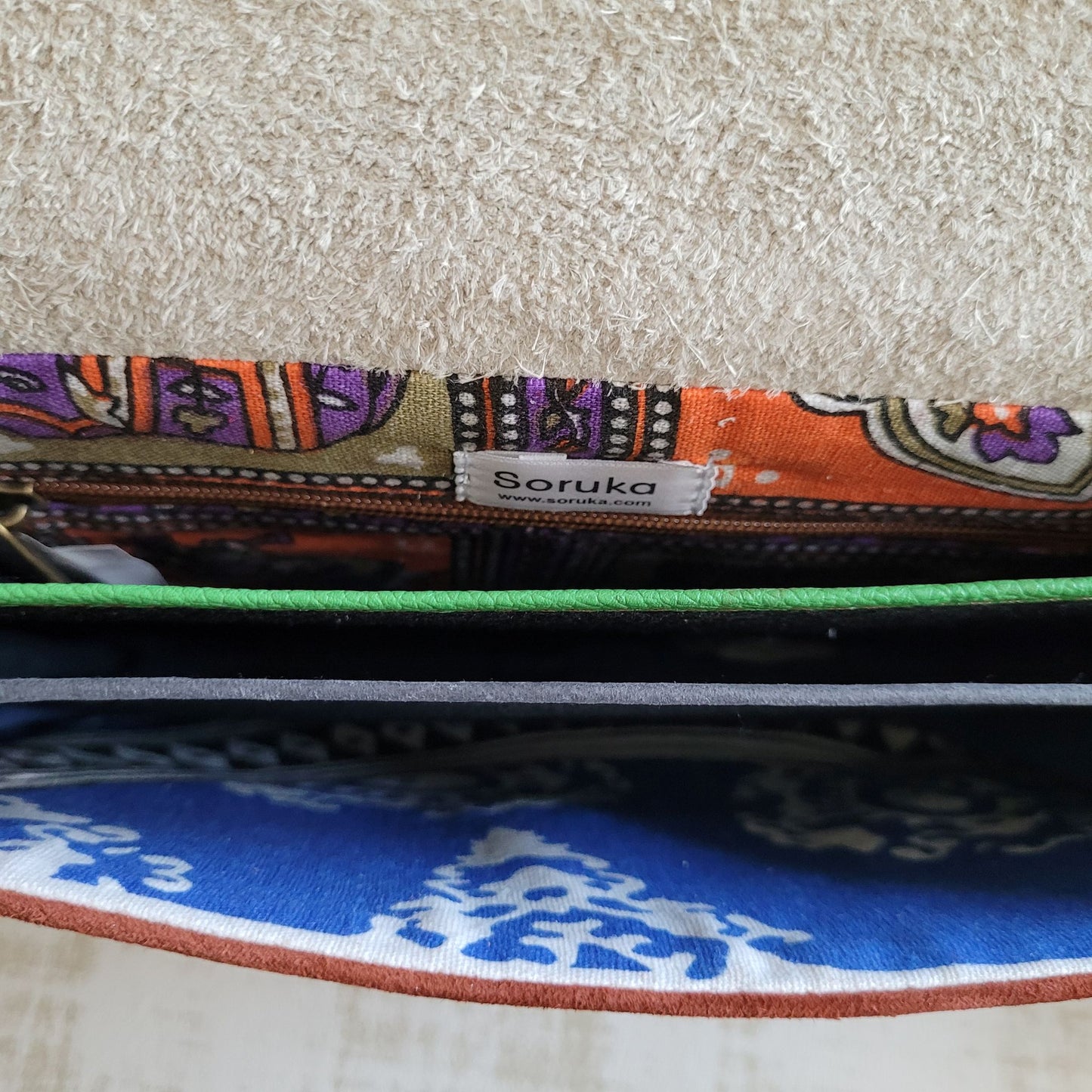 Sac à main Olivia Soruka : Le charme bohème en suédine upcyclée