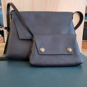 Le Grenier du Marais-Sac cuir biwé bleu marine(2)-Châtelaillon-Plage