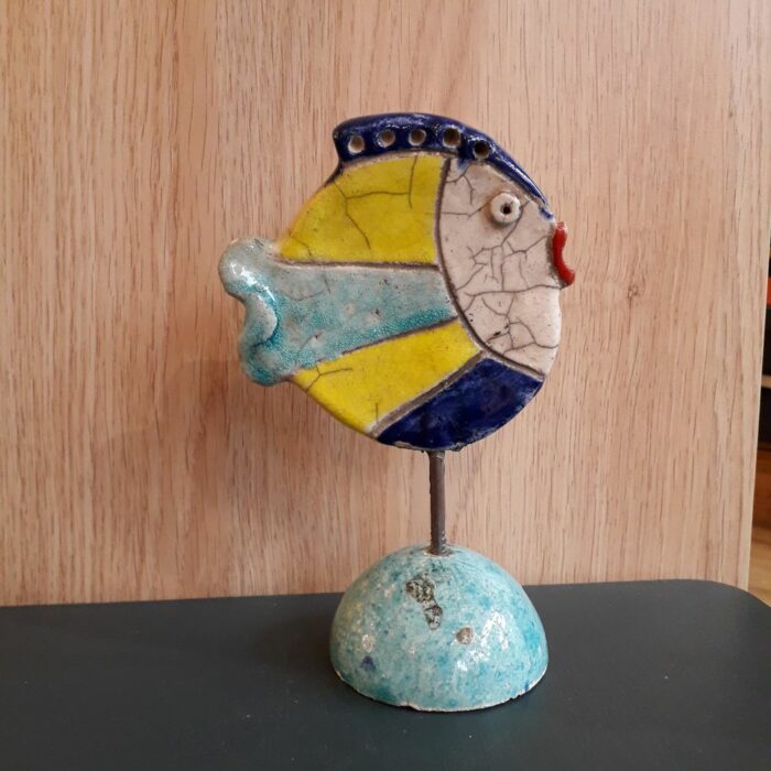 Le Grenier du Marais-Poisson raku bleu et jaune bis-Châtelaillon-Plage