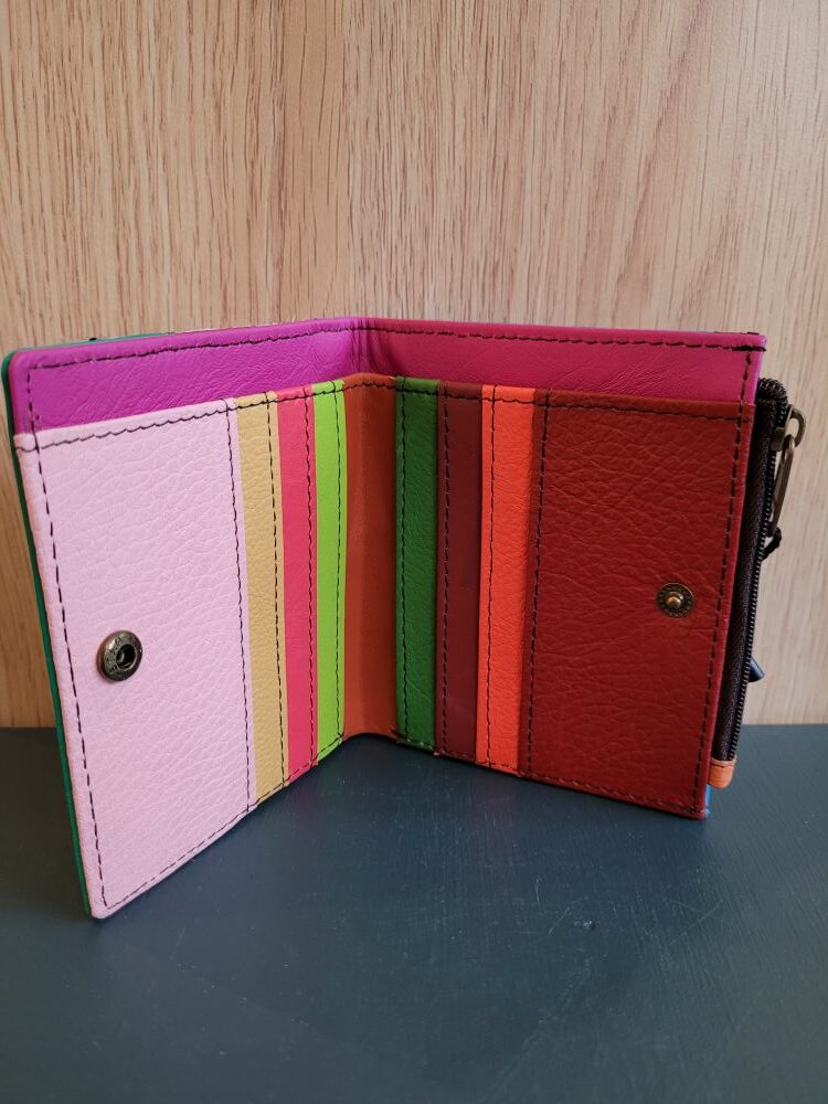 Portefeuille Plat MIKA SORUKA : L'Éclat Éthique au Quotidien – Image 3