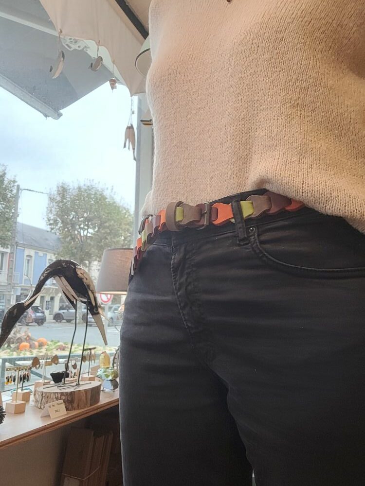 Ceinture Cuir Multicolore à Maillons Marron, Bordeaux, Orange et Vert – L'Éclat Unique de Cuir à Part – Image 2