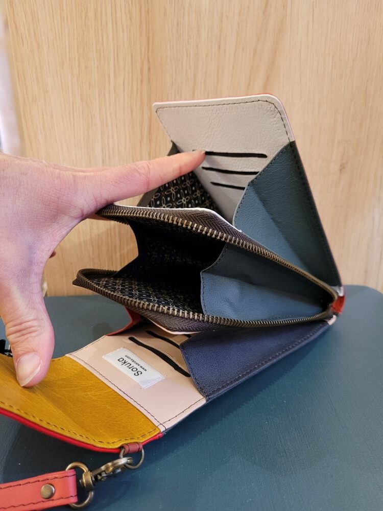 Le Grenier du Marais-Pochette téléphone Eva rouge(2)-Châtelaillon-Plage