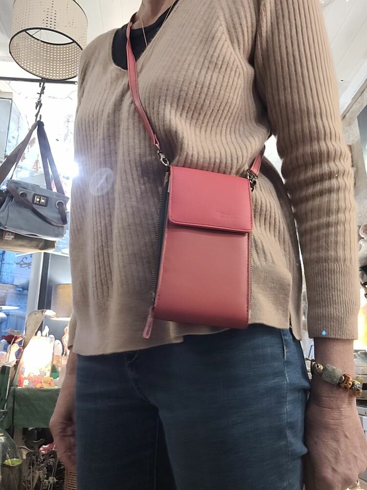 Le Grenier du Marais-Pochette téléphone Eva rouge(3)-Châtelaillon-Plage
