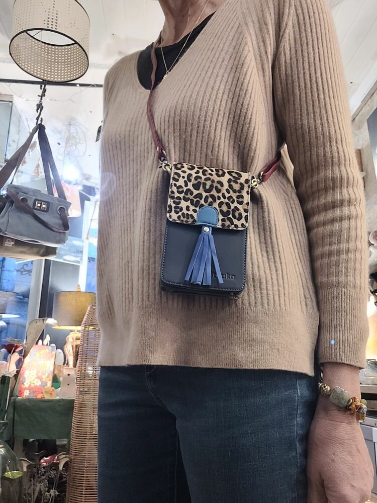 Le Grenier du Marais-Pochette téléphone Gia bleu marine(3)-Châtelaillon-Plage