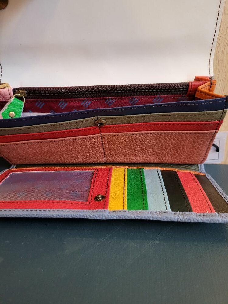 Portefeuille en cuir HALF MOON bleu et imprimé animalier - Organisation complète et style multicolore – Image 3