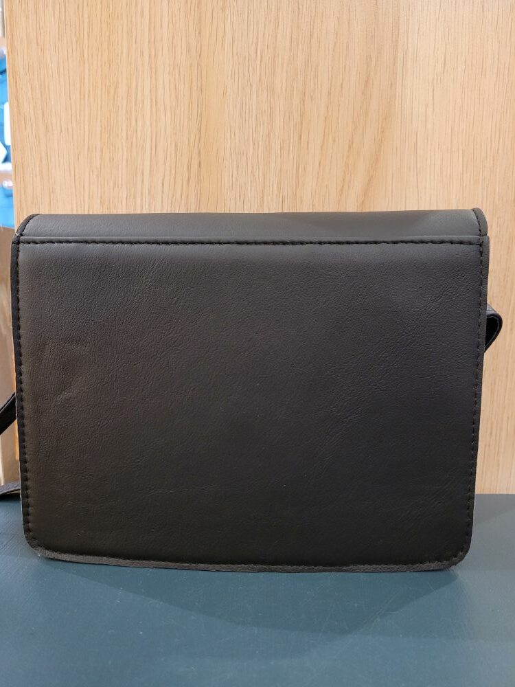 Sac en Cuir Eleanor Soruka Noir & Gris Pailleté : L'Élégance Éco-Responsable – Image 2