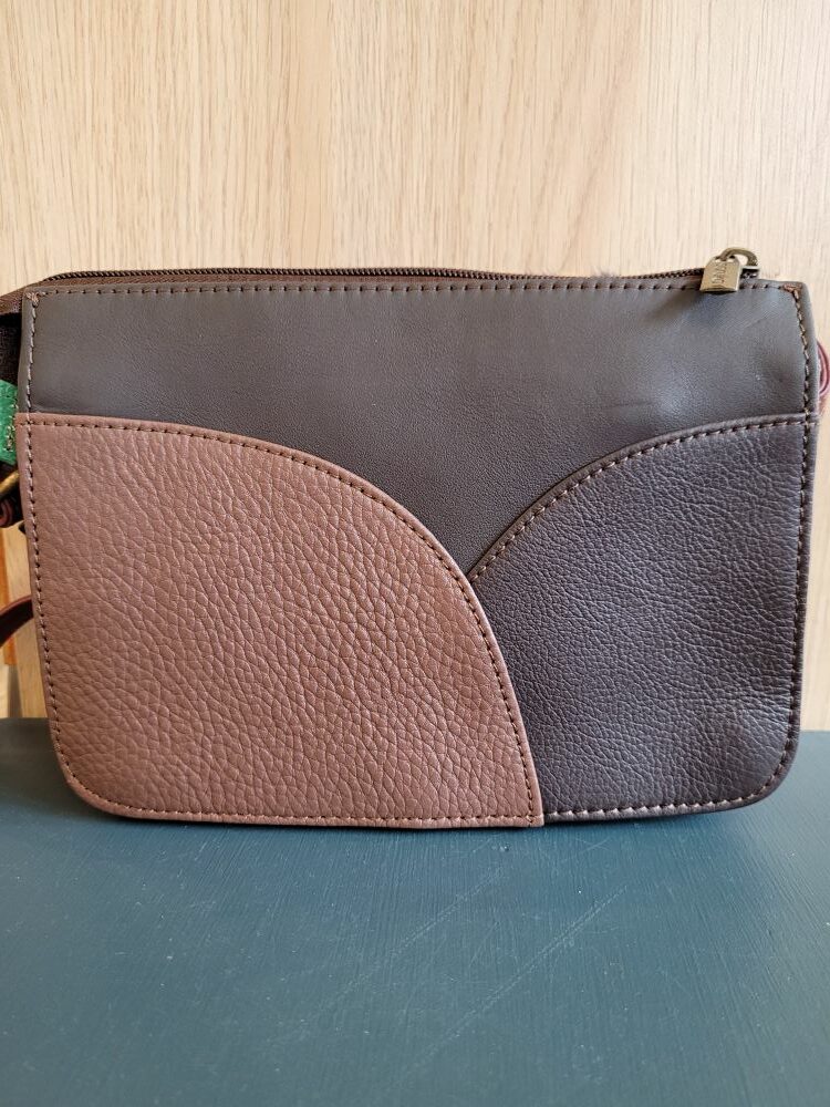 Sac en Cuir Réversible Soruka Meredith : Éco-Chic Bruns & Verts Imprimé Panthère – Image 2